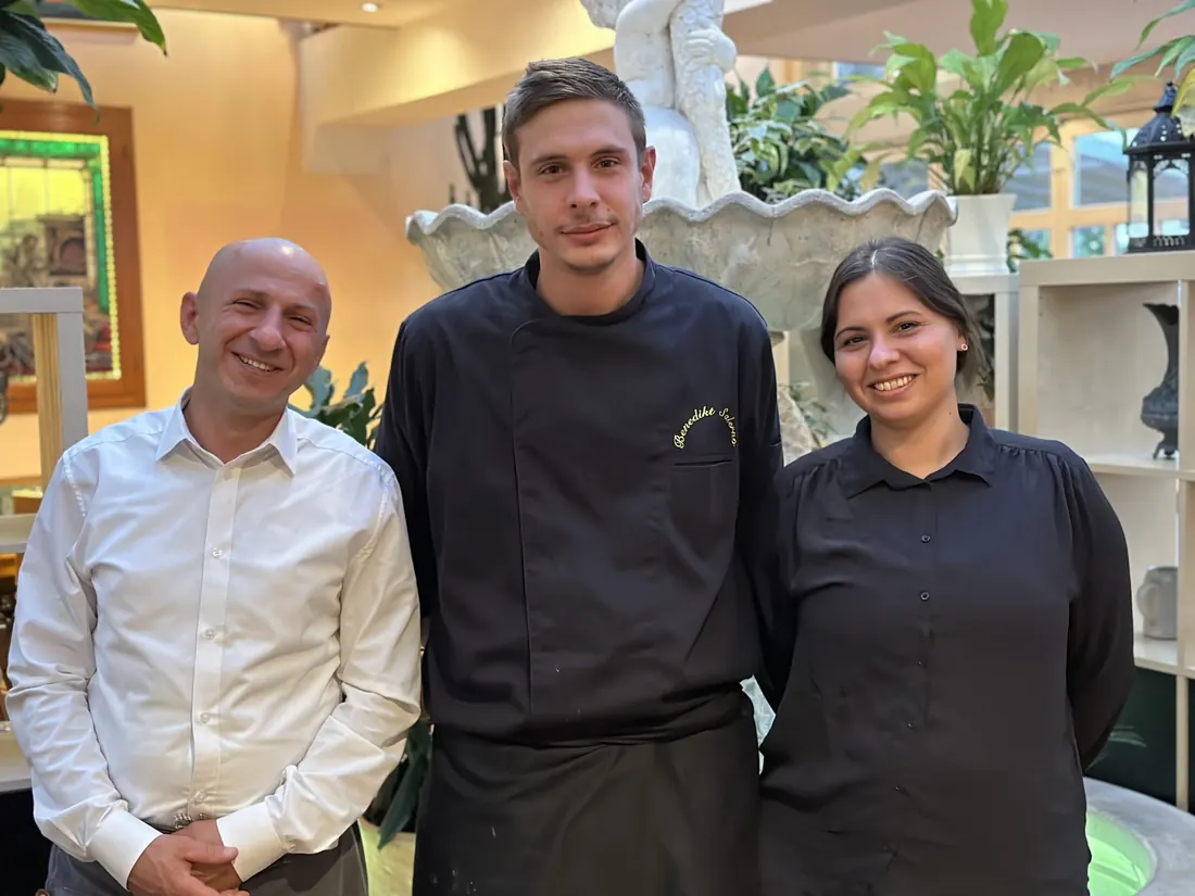 Die Geschwister Matteo, Benedikt und Katrin Salerno im Restaurant